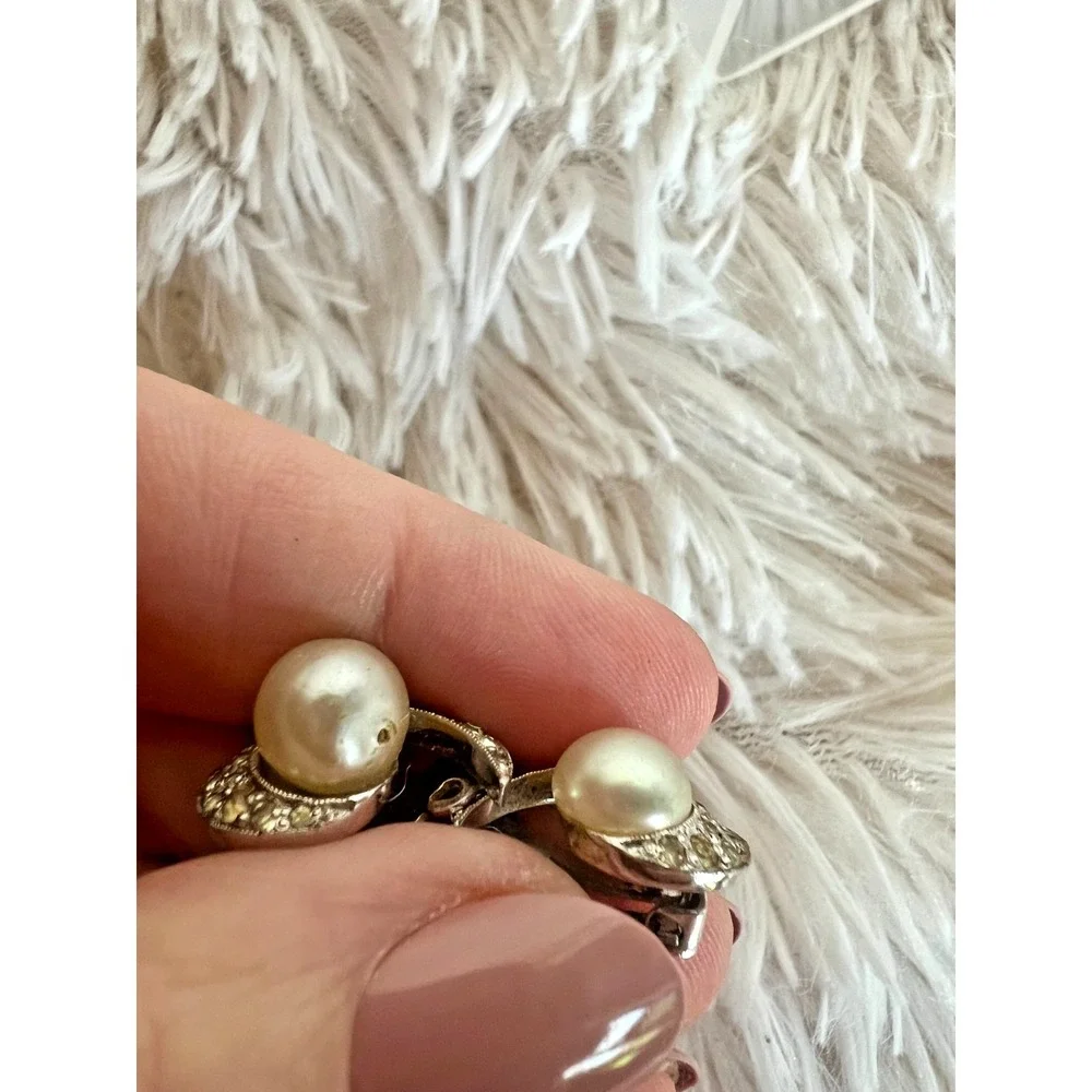 Vintage Jomaz Pearl Rhinestone Crescent Clip Earrings 1940s‎ 1950s Signed Halo